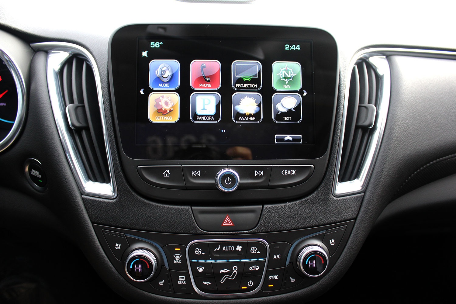 2016chevroletmalibucenterconsole21500x1000 MilesPerHr