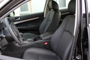 2015 Infiniti Q40 Front Seats