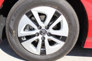 2016 Toyota Prius Wheels