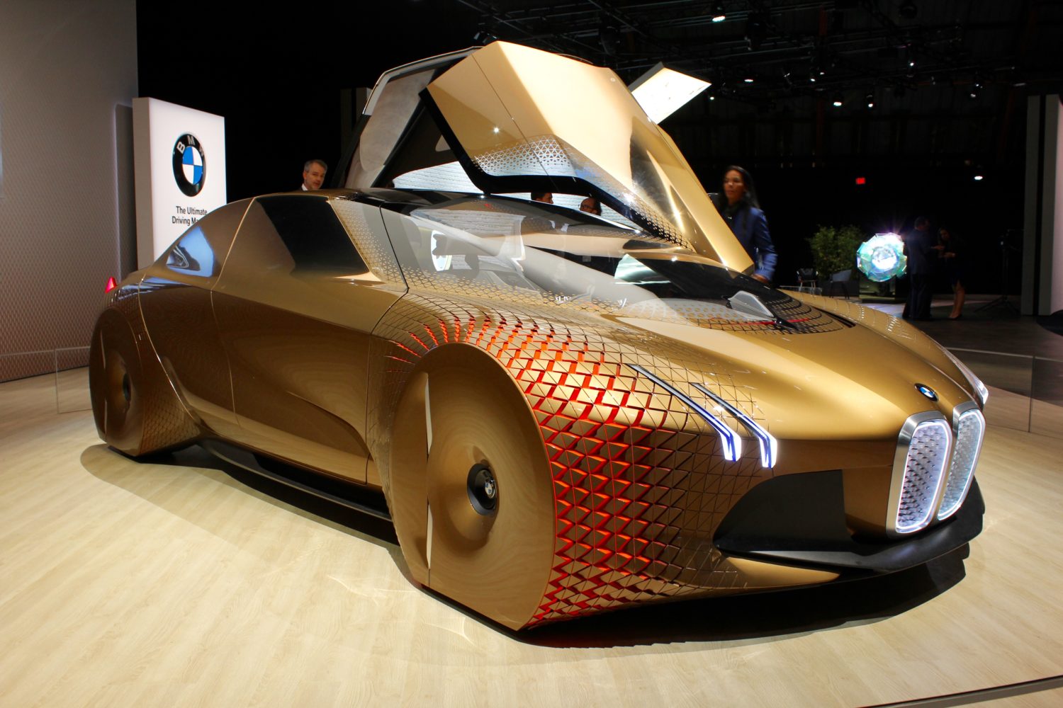 宝马visionnext100概念车设计赏析