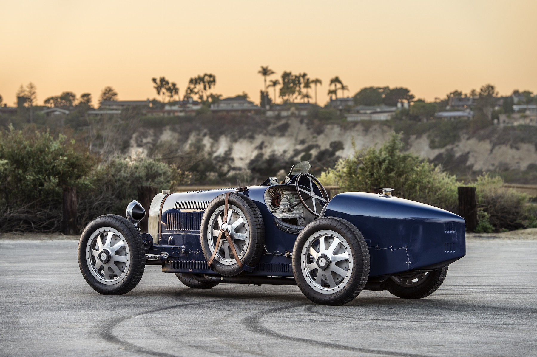 Download Bugatti Type 35 Background