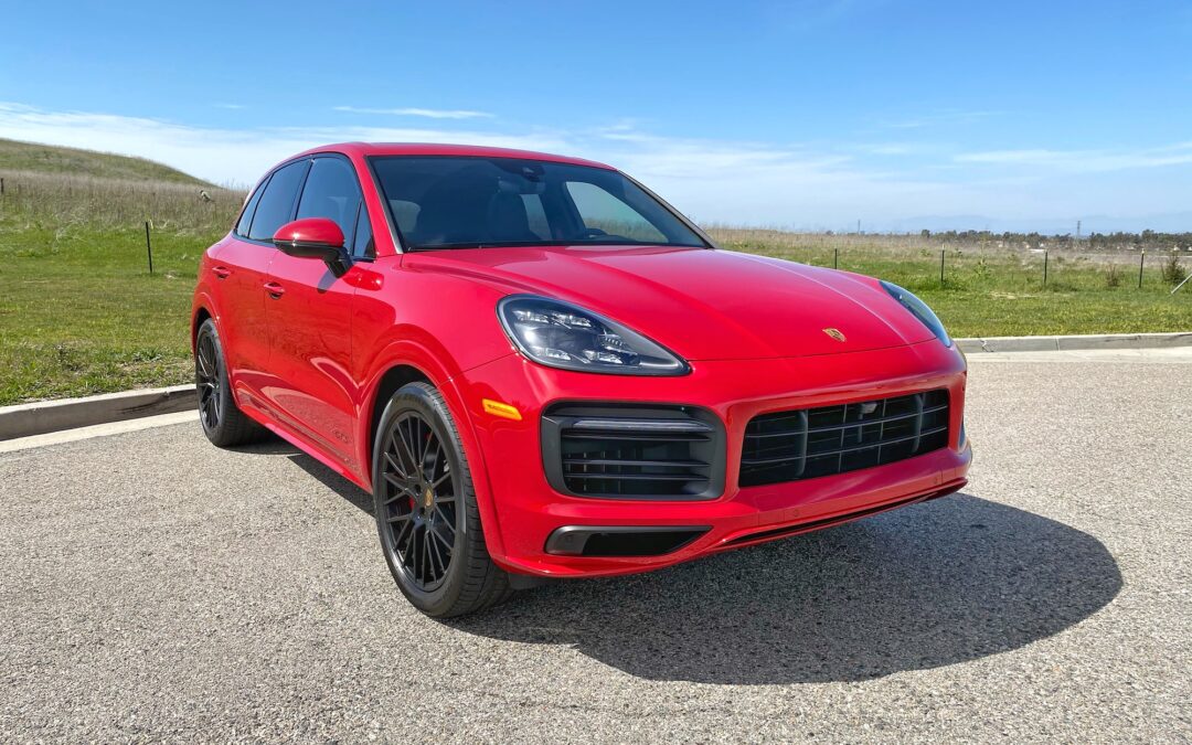 Porsche cayenne gts 2021